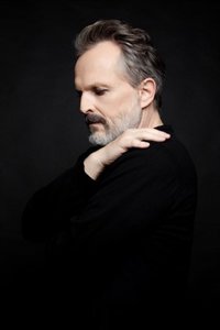 Miguel Bosé llega este viernes a Sevilla con su gira 'Estaré'