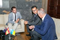 El Gobierno de Canarias expone sus ventajas fiscales y la cercanía a África para captar inversiones de Nueva Zelanda