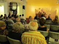 La escritora Fanny Rubio destaca "la fuerza de la poesía" de Miguel Hernández