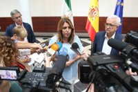 Susana Díaz, segura de que nuestra democracia tiene "fuerza suficiente" para hacer frente al "desvarío" soberanista