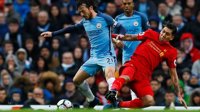 Manchester City y Liverpool miden sus candidaturas en el Etihad Stadium