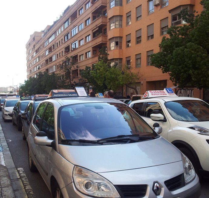 Manifestación de autoescuelas por la huelga de examinadores