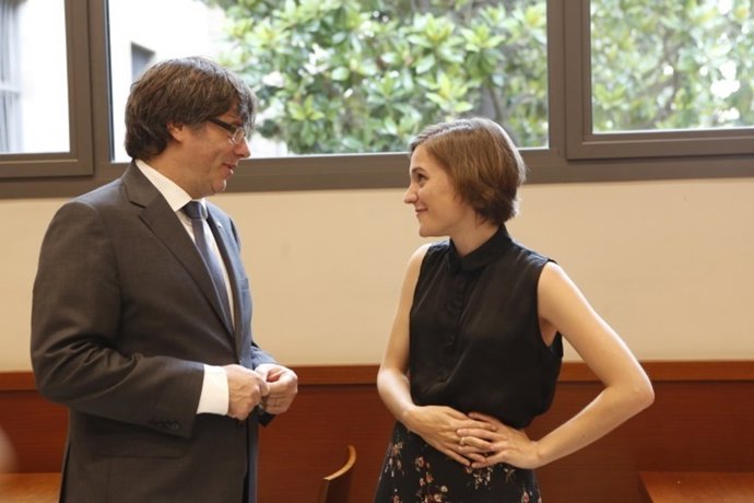 El pte.C.Puigdemont y la dtora.C.Simón