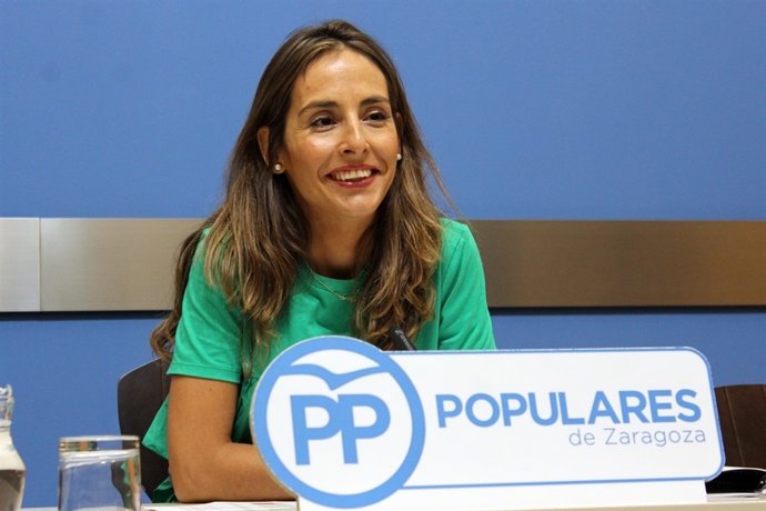 La concejal del PP, María Navarro, en rueda de prensa en el Ayuntamiento