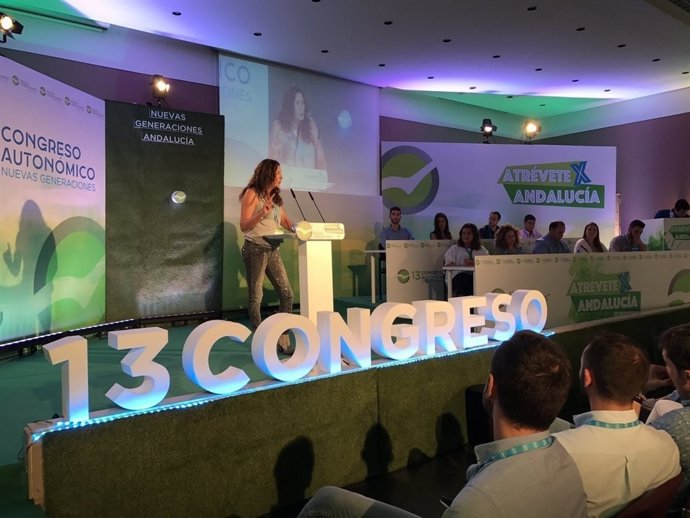 Loles López, hoy en el 13 Congreso de NNGG-A