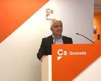 Cs llevará al Parlamento una iniciativa para bajar la ratio en los centros educativos el próximo curso