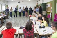 Ruiz visita el colegio Pero Niño de San Felices de Buelna con motivo de la apertura del curso escolar
