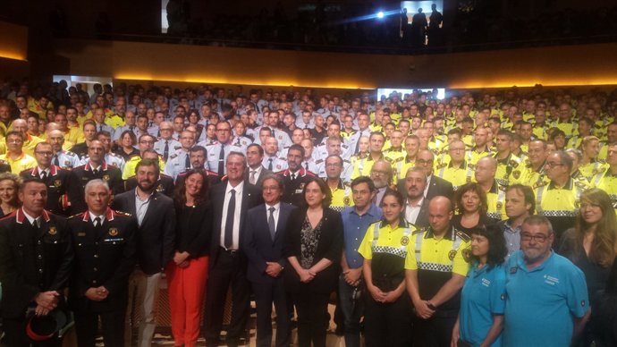 Entrega de medalles de l'Ajuntament a cossos de seguretat i emergències