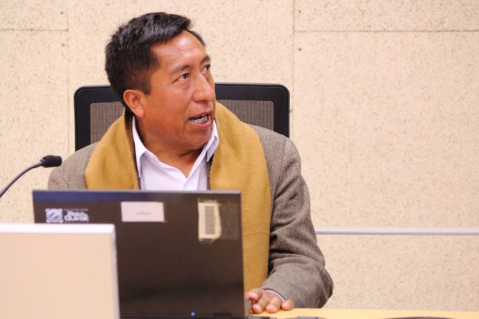 Un profesor defiende en la UPO la primera tesis en aymara