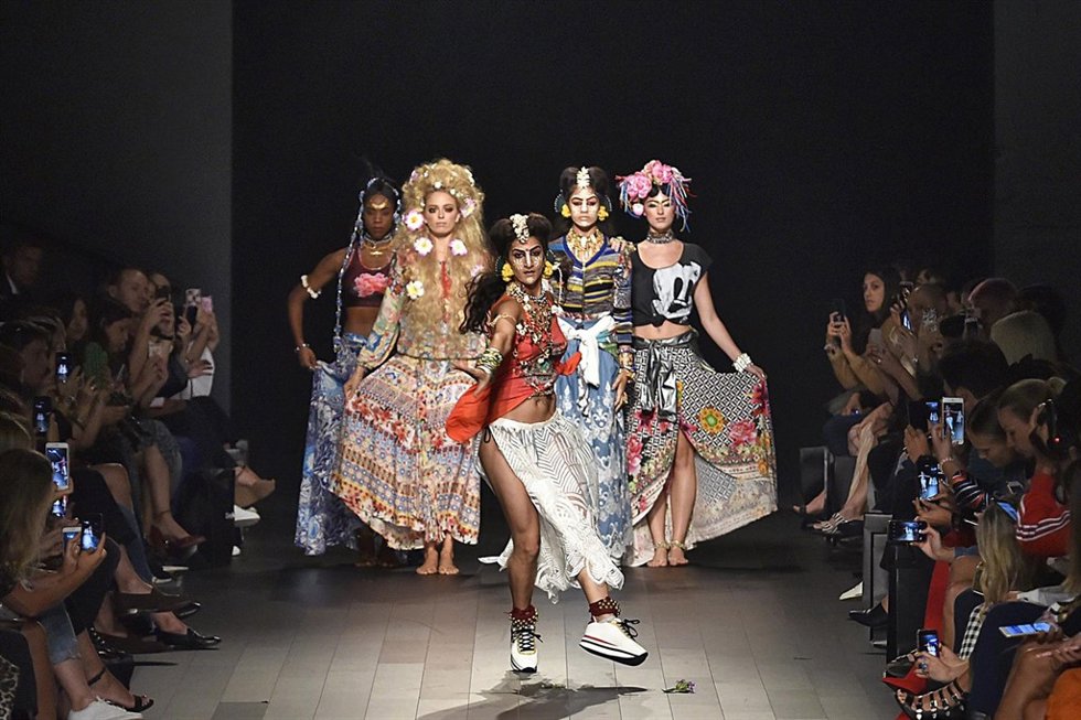 Modelos durante el desfile de Desigual en la Fashion Week de Nueva York