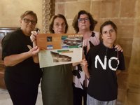 El PP alerta del "riesgo de desamparo e incertidumbre" de los usuarios del Joan Crespí por el cierre