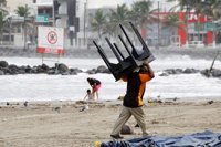 'Katia' gana fuerza mientras se aproxima a la costa de México