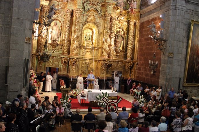 Ofrenda floral de Laredo a la Bien Aparecida