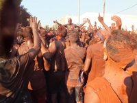 Guadix (Granada) vive el Cascamorras "más participativo que se recuerda"