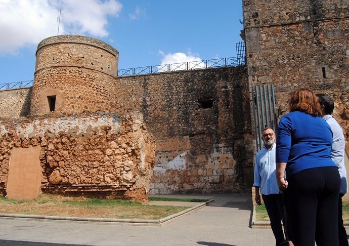 Restauración de la barbacana del Castillo de Niebla (Huelva)