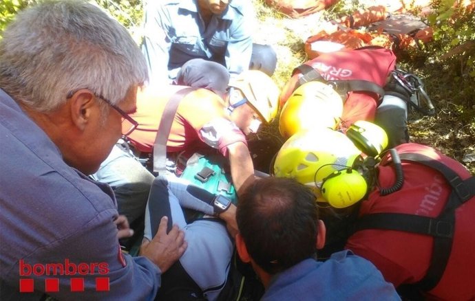 Rescate de un parapentista en Montmajor (Barcelona)