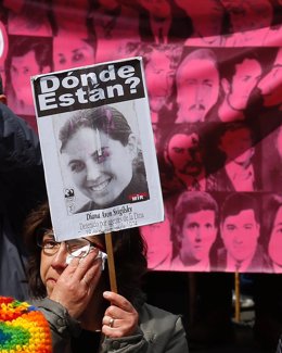Manifestación por las víctimas de la dictadura chilena en Santiago
