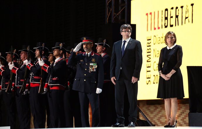 J.L.Trapero (Mossos) pte.C.Puigdemont, pta.C.Forcadell en la Diada 2017