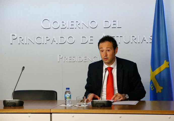 Guillermo Martínez. 