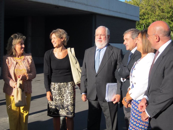 El comisario europeo Miguel Arias Cañete e Isabel García Tejerina en Valladolid