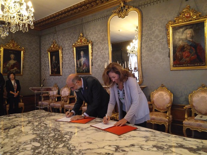 Firma del acuerdo entre Navarra y La Rioja en materia sanitaria