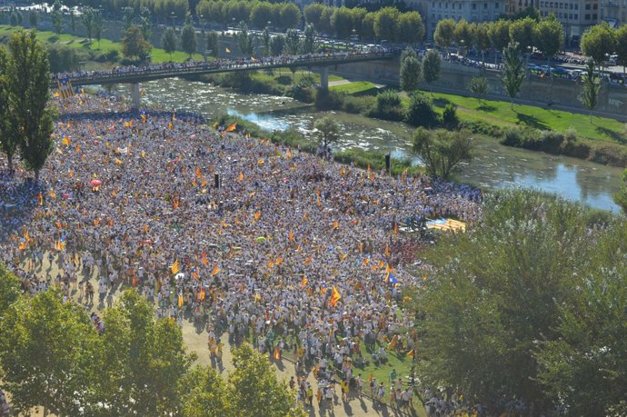 Manifestació a la ciutat de Lleida en la Diada 2016