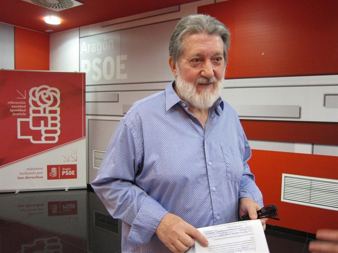El militante Aurelio Belando ha presentado su candidatura a liderar PSOE-Aragón