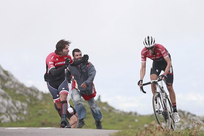 Contador en la subida a L'Angliru