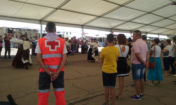 Valladolid: voluntario de Cruz Roja durante un dispositivo