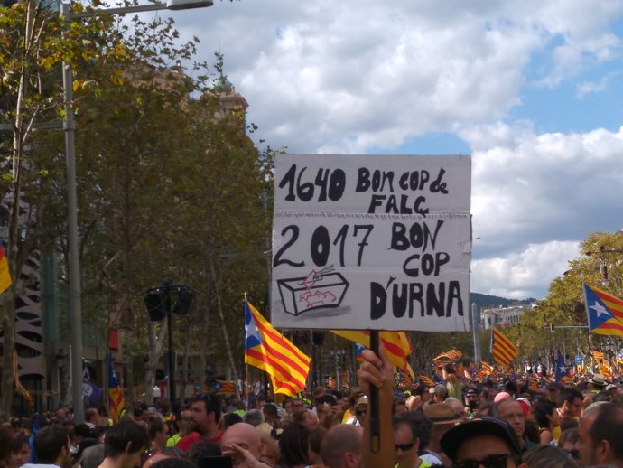 Ciudadanos comencen a omplir el centre de Barcelona per la Diada