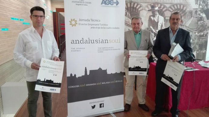 García, Alcalde y Serrano en la presentación