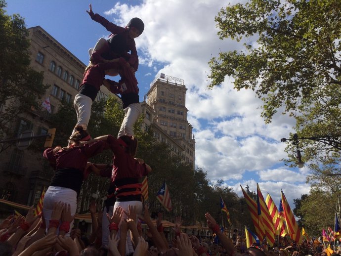 Castellers en la manifestació de la Diada a Barcelona 