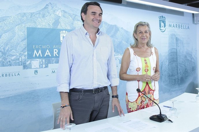 Francisca Caracuel y Felix Romero en rueda de prensa 