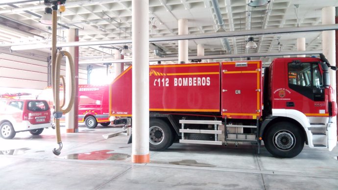 Camiones de bomberos de Alicante en el parque Ildefonso Prats