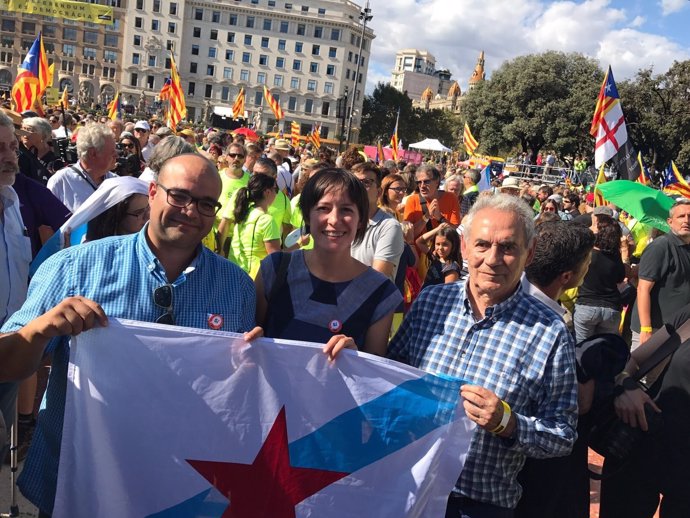 Rubén Cela, Ana Pontón y Camilo Nogueira (BNG) en la Diada de Cataluña 2017