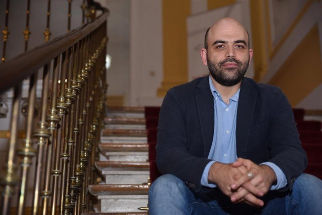 El escritor Roberto Saviano