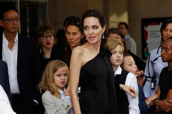 ANGELINA JOLIE