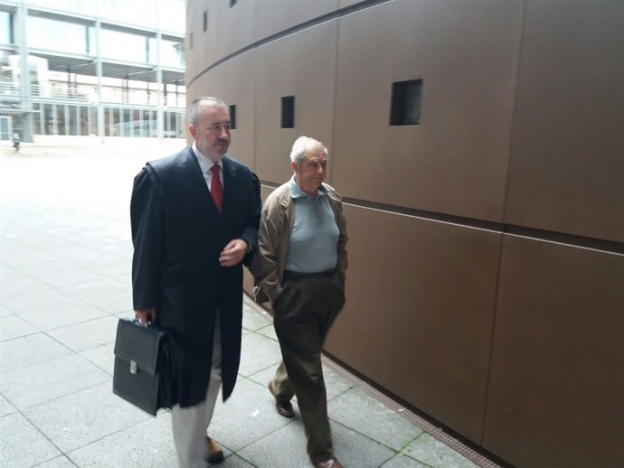 José Luis Iglesias Riopedre, a la derecha