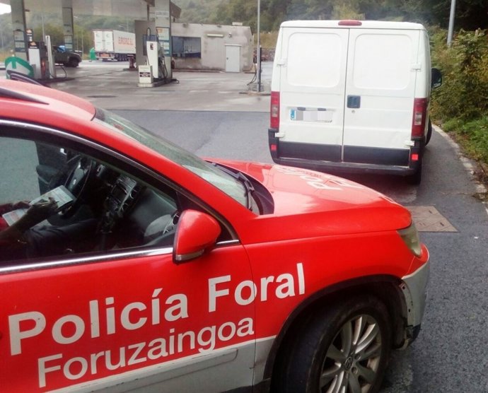 Furgoneta inmovilizada por la Policía Foral