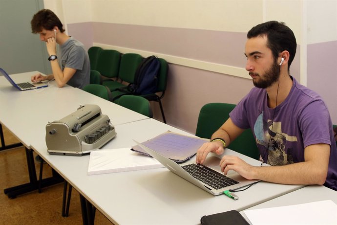 Un estudiante ciego en el aula. 