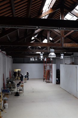 Obres de rehabilitació d'una nau modernista de Poblenou, a Barcelona