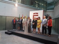 Entrena ve "un modelo de éxito" compatibilizar la Secretaría General del PSOE con la presidencia de Diputación