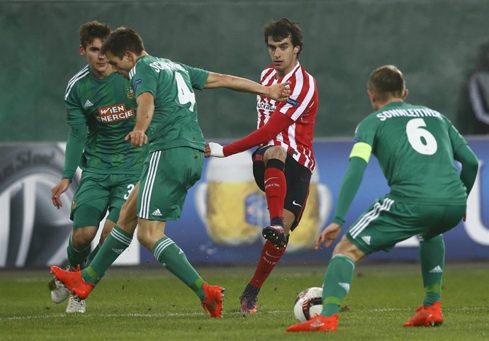  El Futbolista Del Athletic Club Iñigo Lekue 