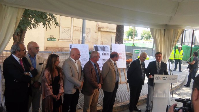 Jiménez Barrios en inicio de obras del Olivillo en Cádiz