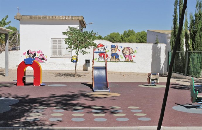 Paterna homologa todas las zonas infantiles de sus 11 colegios públicos