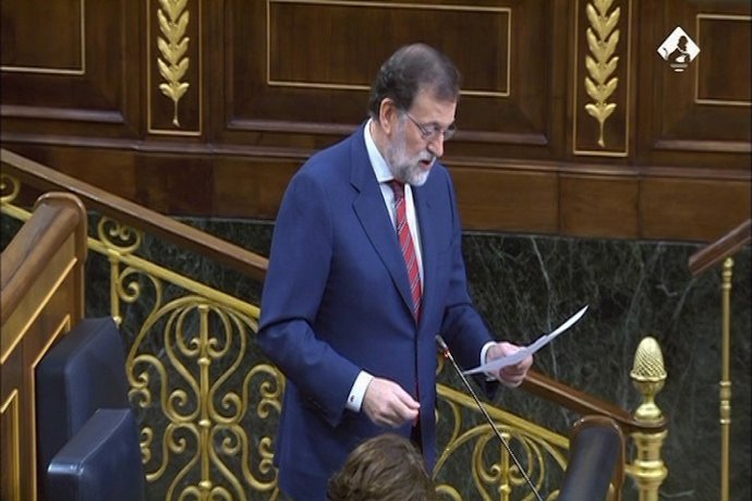 Rajoy no es tanca a reformar la Constitució