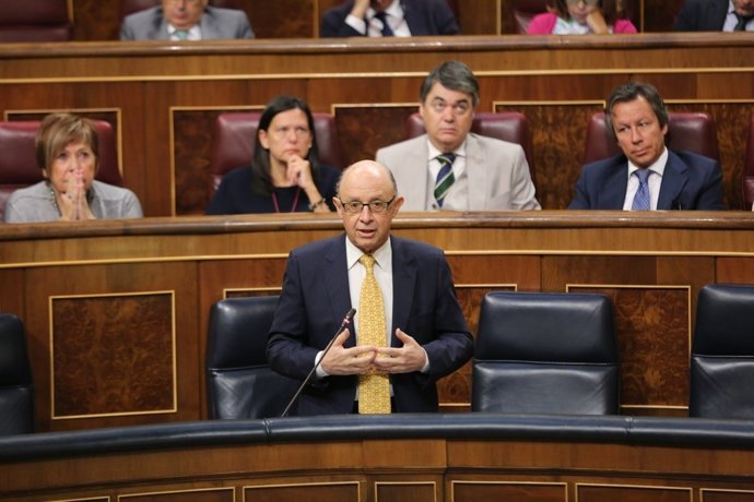 Montoro en la sessió de control al Govern al Congrés