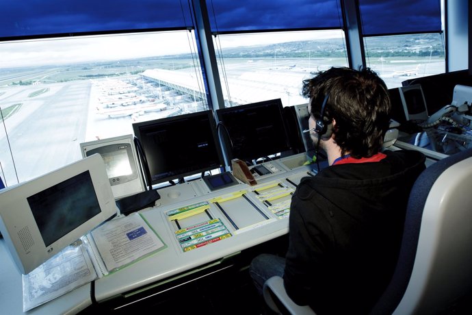 Torre De Control, Controladores Aéreos