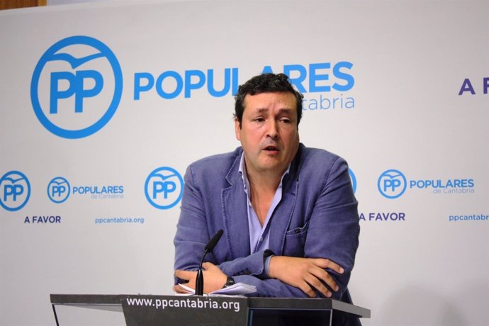Iñigo Fernánez en rueda de prensa 