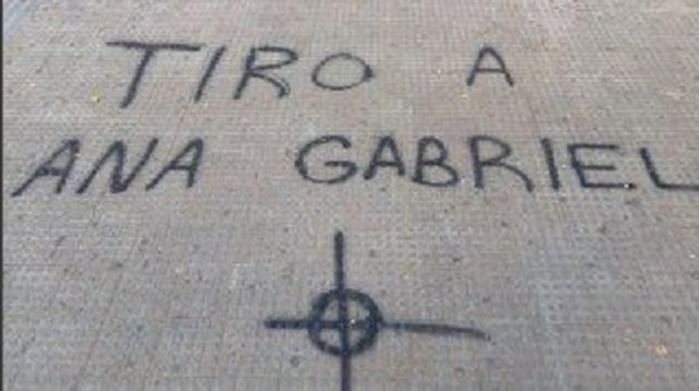 Pintadas amenazantes contar Anna Gabriel 